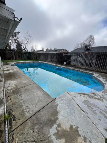 1563 Glenwood Avenue, Tulare, CA 93274
