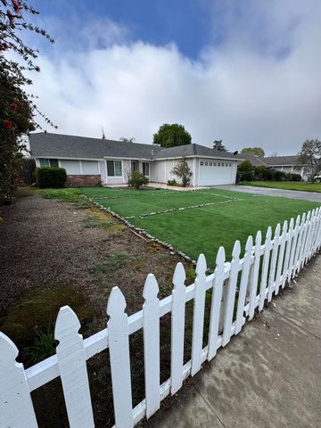 1563 Glenwood Avenue, Tulare, CA 93274
