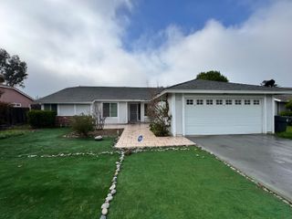 1563 Glenwood Avenue, Tulare, CA 93274