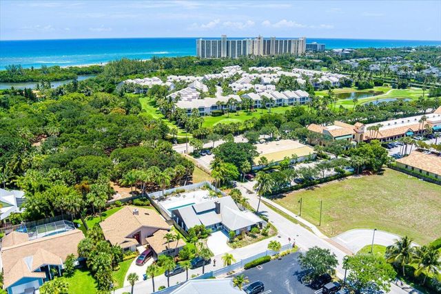 901 Sandy Oaks Drive, Jupiter, FL 33477