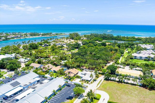 901 Sandy Oaks Drive, Jupiter, FL 33477