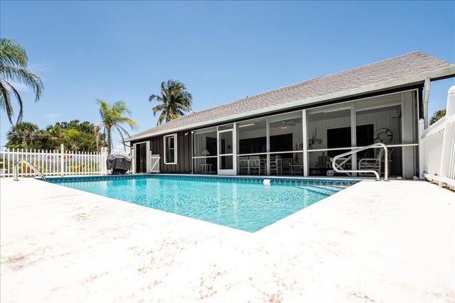 901 Sandy Oaks Drive, Jupiter, FL 33477