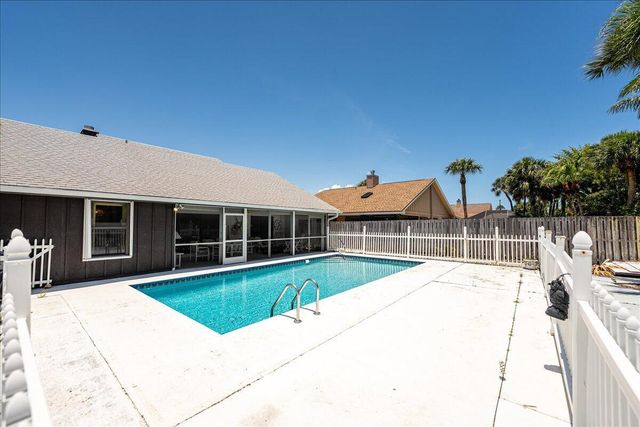 901 Sandy Oaks Drive, Jupiter, FL 33477