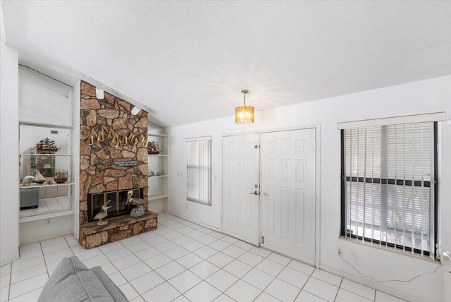 901 Sandy Oaks Drive, Jupiter, FL 33477