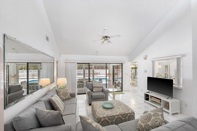 901 Sandy Oaks Drive, Jupiter, FL 33477