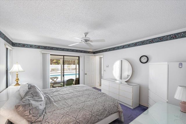 901 Sandy Oaks Drive, Jupiter, FL 33477