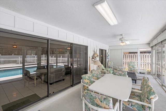 901 Sandy Oaks Drive, Jupiter, FL 33477