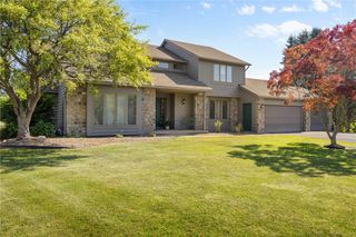 10 Valley Park Circle, Parma, NY 14559