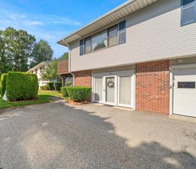 614 Pocasset Court, Warwick, RI 02886