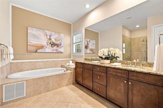8550 Lakeside Bend, Parkland, FL 33076