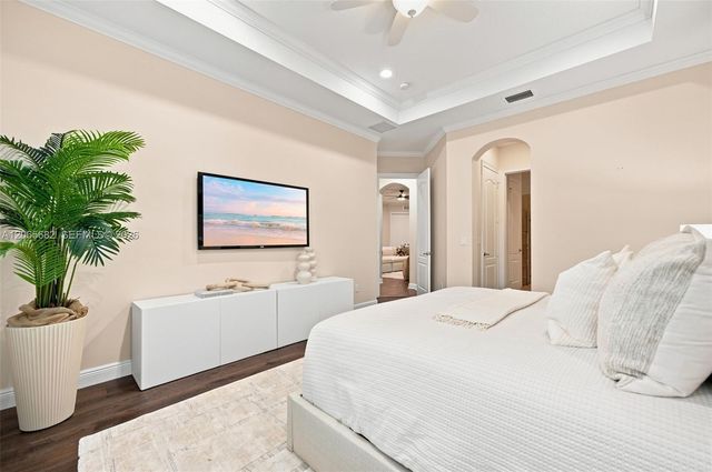 8550 Lakeside Bend, Parkland, FL 33076