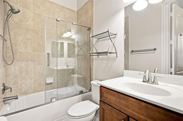 8550 Lakeside Bend, Parkland, FL 33076