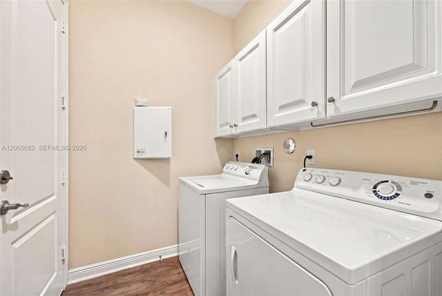 8550 Lakeside Bend, Parkland, FL 33076