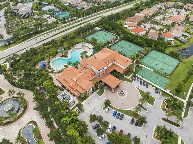 8550 Lakeside Bend, Parkland, FL 33076