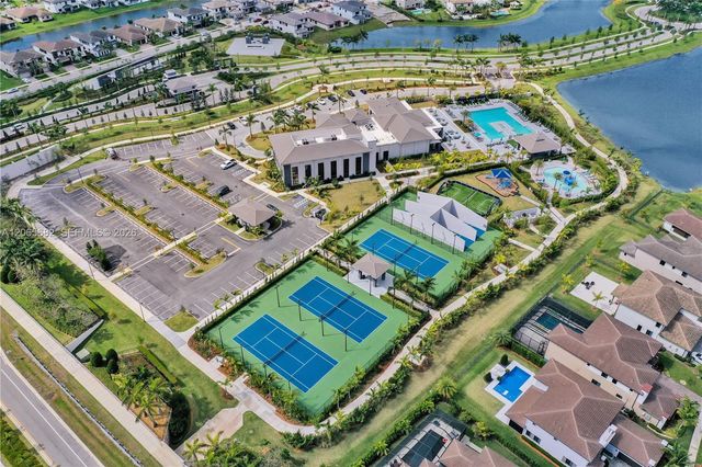 8550 Lakeside Bend, Parkland, FL 33076