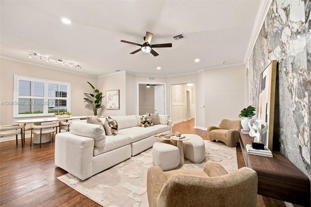 8550 Lakeside Bend, Parkland, FL 33076