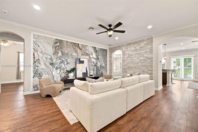 8550 Lakeside Bend, Parkland, FL 33076