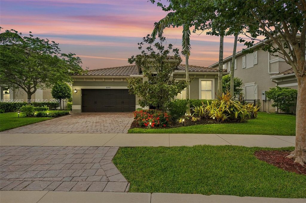 8550 Lakeside Bend, Parkland, FL 33076
