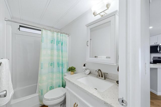 240 VIA DE LUNA, Englewood, FL 34224