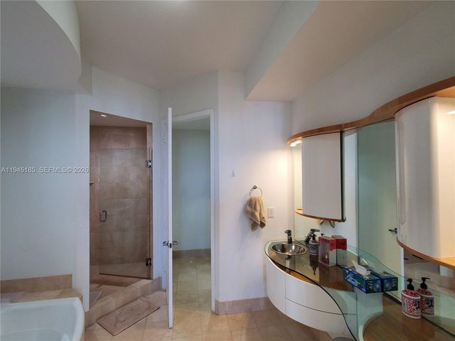 18101 Collins Ave 1408, Sunny Isles Beach, FL 33160