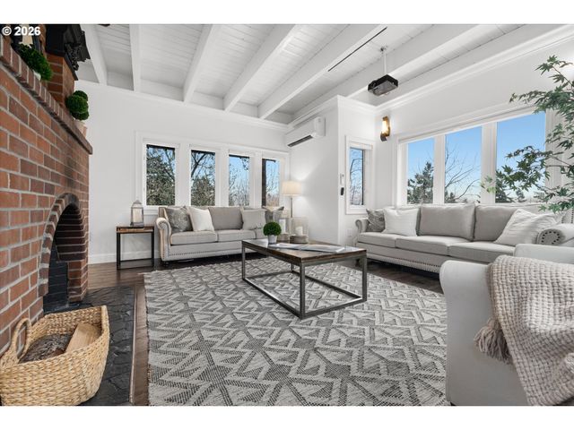 4405 GRANT St, West Linn, OR 97068