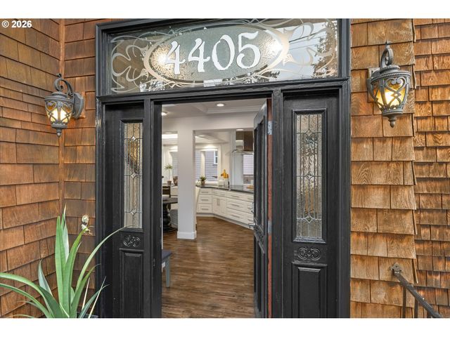 4405 GRANT St, West Linn, OR 97068