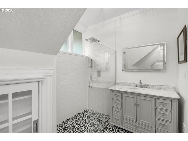 4405 GRANT St, West Linn, OR 97068