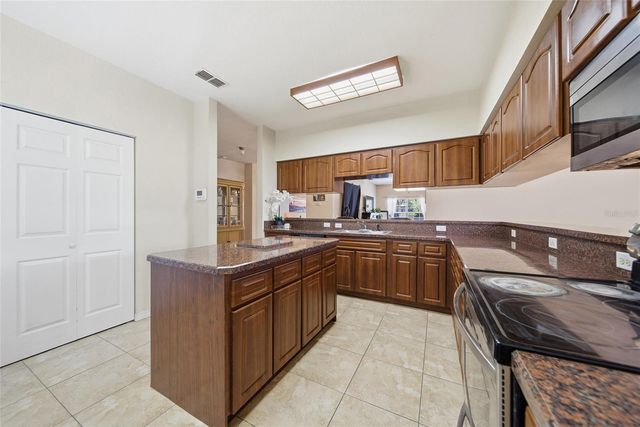 5212 S 83RD STREET, Tampa, FL 33619