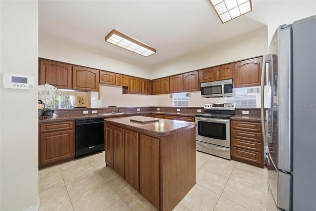 5212 S 83RD STREET, Tampa, FL 33619