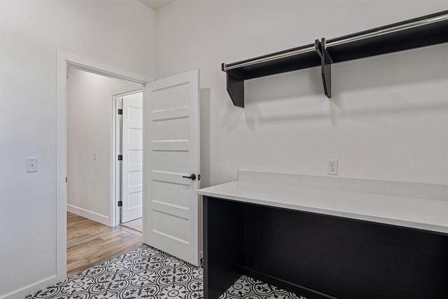 10260 Oakwood Drive, Edmond, OK 73025