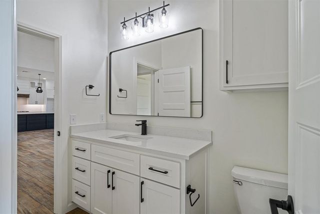 10260 Oakwood Drive, Edmond, OK 73025