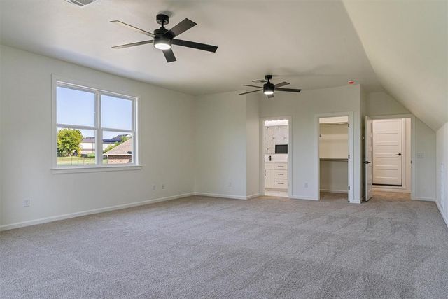 10260 Oakwood Drive, Edmond, OK 73025