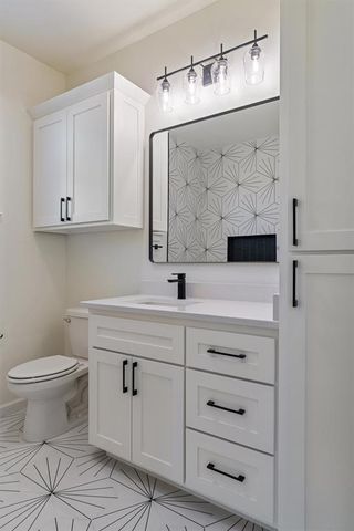 10260 Oakwood Drive, Edmond, OK 73025