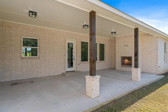10260 Oakwood Drive, Edmond, OK 73025