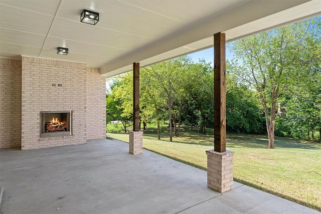 10260 Oakwood Drive, Edmond, OK 73025