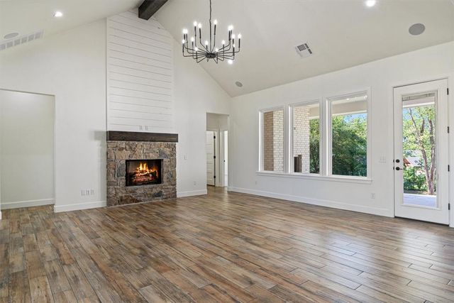 10260 Oakwood Drive, Edmond, OK 73025