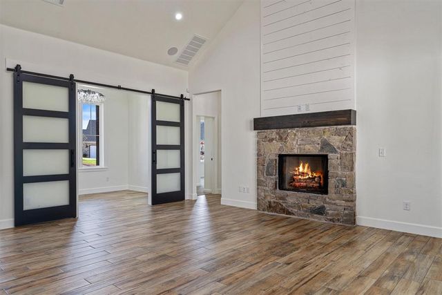 10260 Oakwood Drive, Edmond, OK 73025