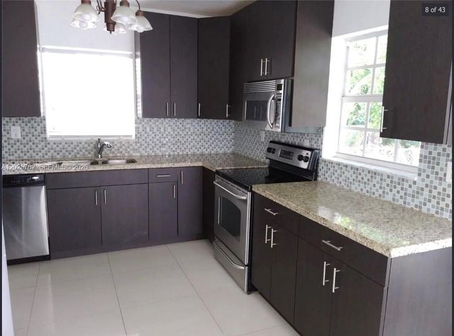 829 Columbus Blvd, Coral Gables, FL 33134