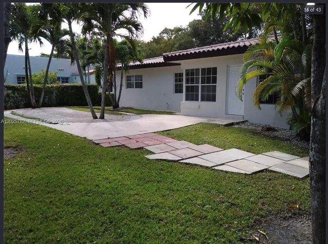 829 Columbus Blvd, Coral Gables, FL 33134