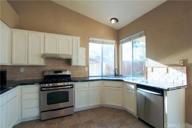 9902 Balvanera, Bakersfield, CA 93312