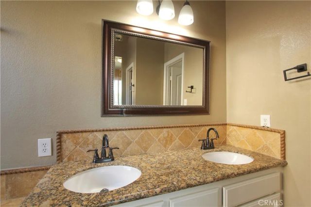 9902 Balvanera, Bakersfield, CA 93312