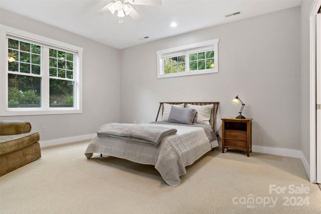4 Nectar Way, Swannanoa, NC 28778