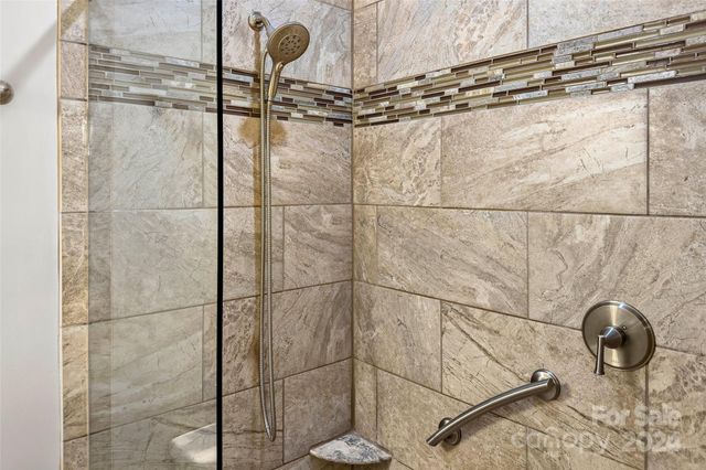 4 Nectar Way, Swannanoa, NC 28778