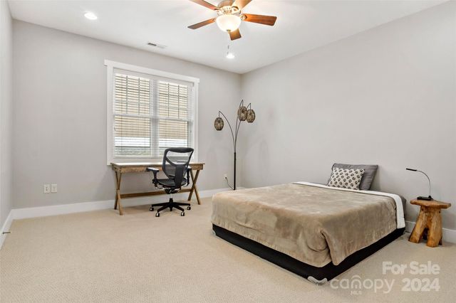 4 Nectar Way, Swannanoa, NC 28778