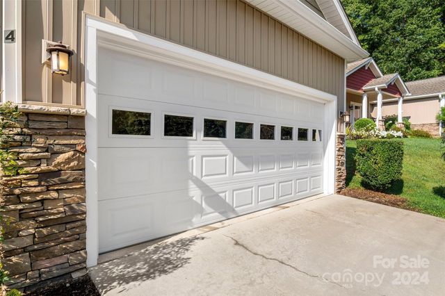 4 Nectar Way, Swannanoa, NC 28778
