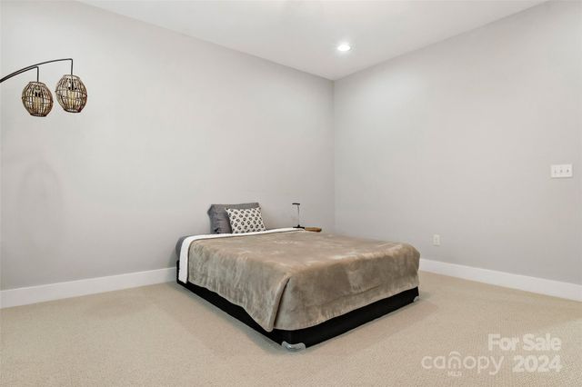 4 Nectar Way, Swannanoa, NC 28778