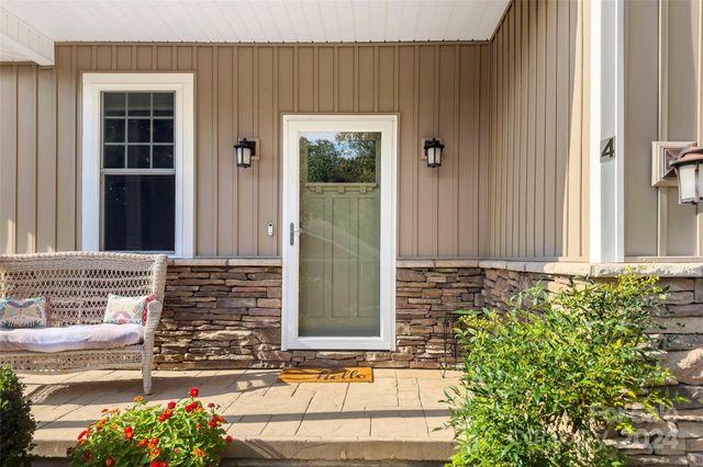 4 Nectar Way, Swannanoa, NC 28778