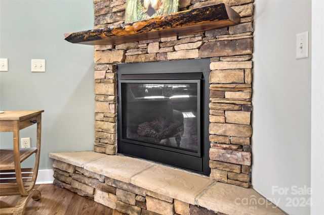 4 Nectar Way, Swannanoa, NC 28778
