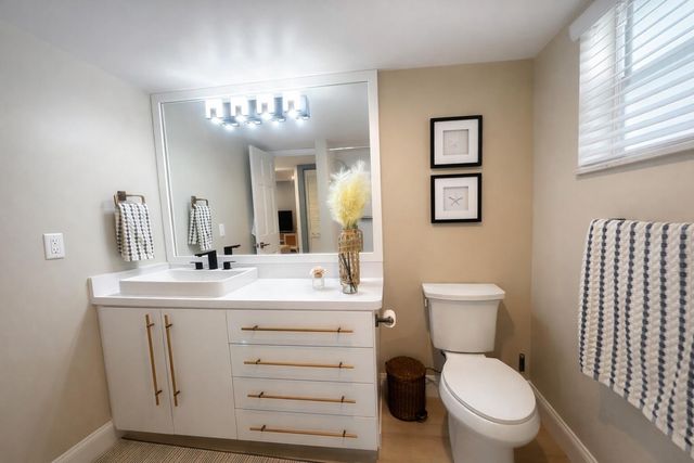 6 Colonial Club Drive 200, Boynton Beach, FL 33435