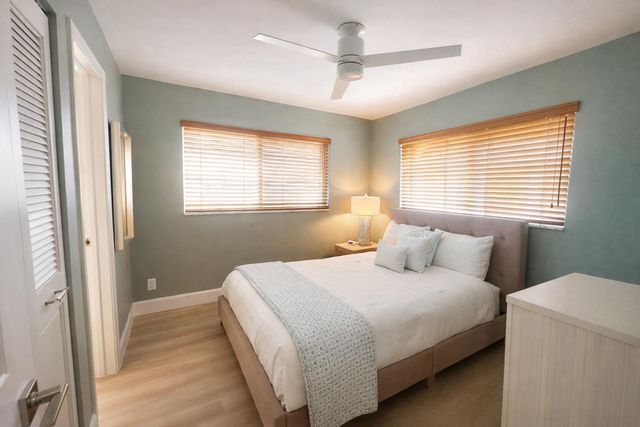 6 Colonial Club Drive 200, Boynton Beach, FL 33435